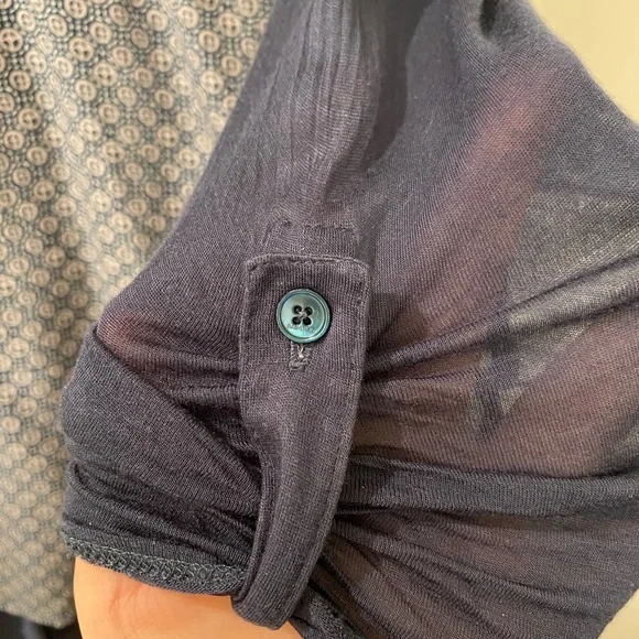 Aritzia Babaton Julien Blouse size s‎ - Picture 5 of 7